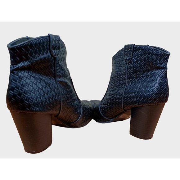 Qupid Size 7 Black Chunk Heel Pull On Women's Booties - Picture 4 of 7